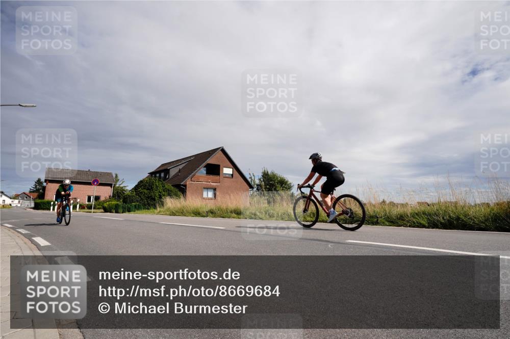 31.08.2025 - Elbe Triathlon Hamburg Michael Burmester http://msf.ph/oto/8669684 31.08.2025 14:43:38 Radfahren 123 meine-sportfotos.de