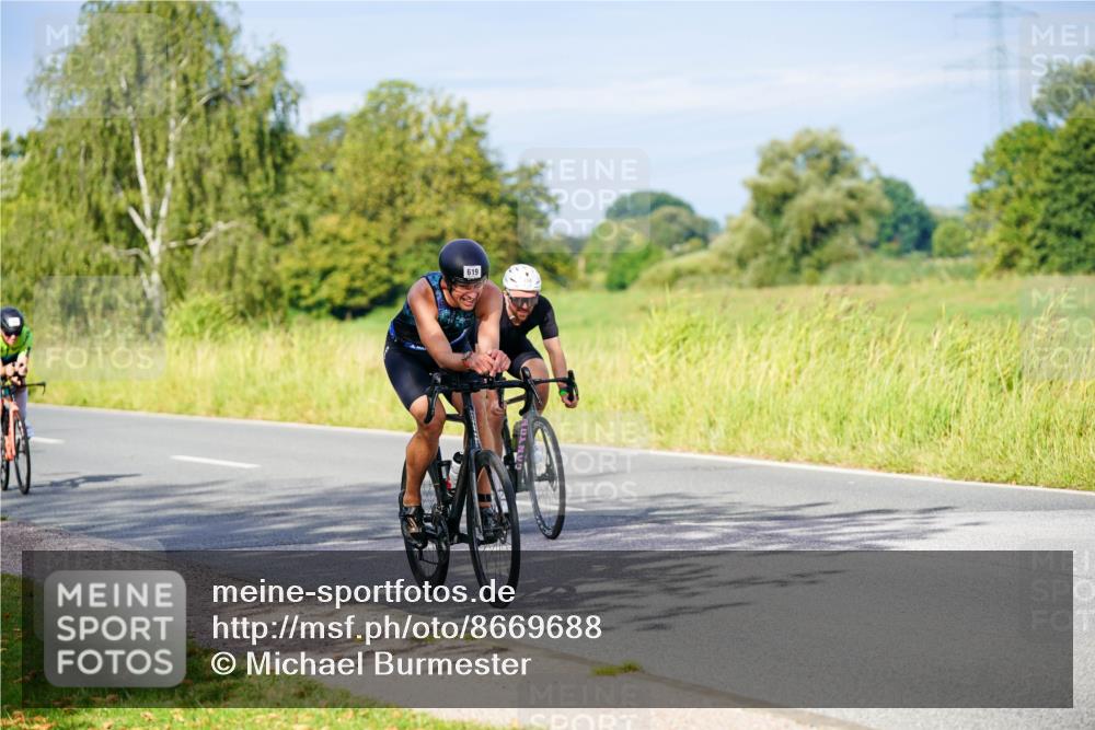 31.08.2025 - Elbe Triathlon Hamburg Michael Burmester http://msf.ph/oto/8669688 31.08.2025 09:54:39 Radfahren 496, 619, 630, 805 meine-sportfotos.de
