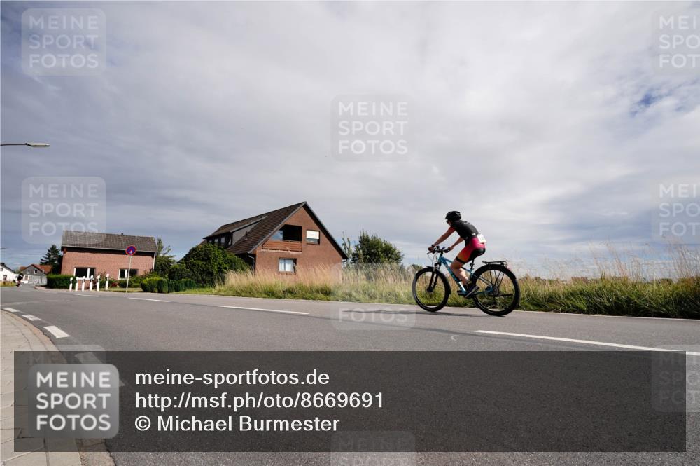 31.08.2025 - Elbe Triathlon Hamburg Michael Burmester http://msf.ph/oto/8669691 31.08.2025 14:43:44 Radfahren 123 meine-sportfotos.de