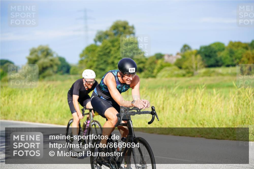 31.08.2025 - Elbe Triathlon Hamburg Michael Burmester http://msf.ph/oto/8669694 31.08.2025 09:54:39 Radfahren 496, 619, 630, 805 meine-sportfotos.de