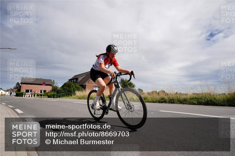31.08.2025 - Elbe Triathlon Hamburg Michael Burmester http://msf.ph/oto/8669703 31.08.2025 14:44:15 Radfahren 145 meine-sportfotos.de