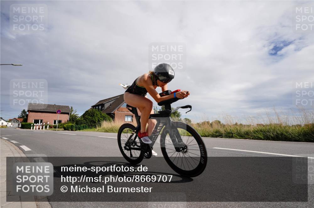 31.08.2025 - Elbe Triathlon Hamburg Michael Burmester http://msf.ph/oto/8669707 31.08.2025 14:44:41 Radfahren 133 meine-sportfotos.de