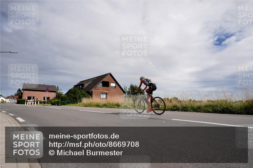 31.08.2025 - Elbe Triathlon Hamburg Michael Burmester http://msf.ph/oto/8669708 31.08.2025 14:44:56 Radfahren  meine-sportfotos.de