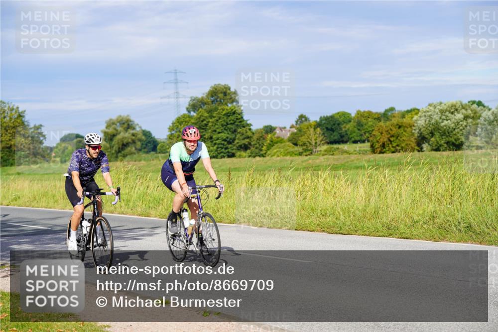 31.08.2025 - Elbe Triathlon Hamburg Michael Burmester http://msf.ph/oto/8669709 31.08.2025 09:54:46 Radfahren 521, 530, 587, 630, 874 meine-sportfotos.de