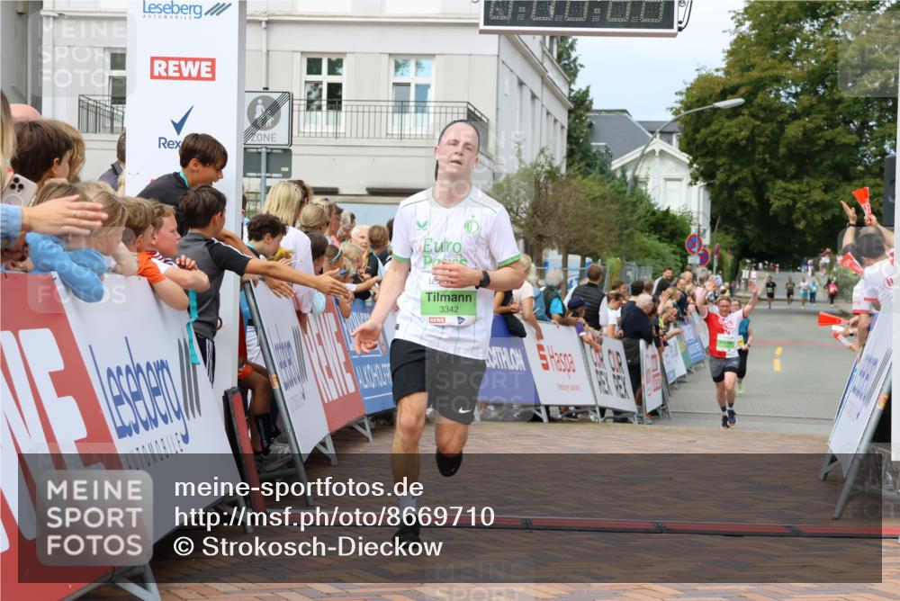 31.08.2025 - 21. Blankeneser Heldenlauf Strokosch-Dieckow http://msf.ph/oto/8669710 31.08.2025 10:55:00 Ziel 3342, 3614, 3615, 3283, 3395 meine-sportfotos.de