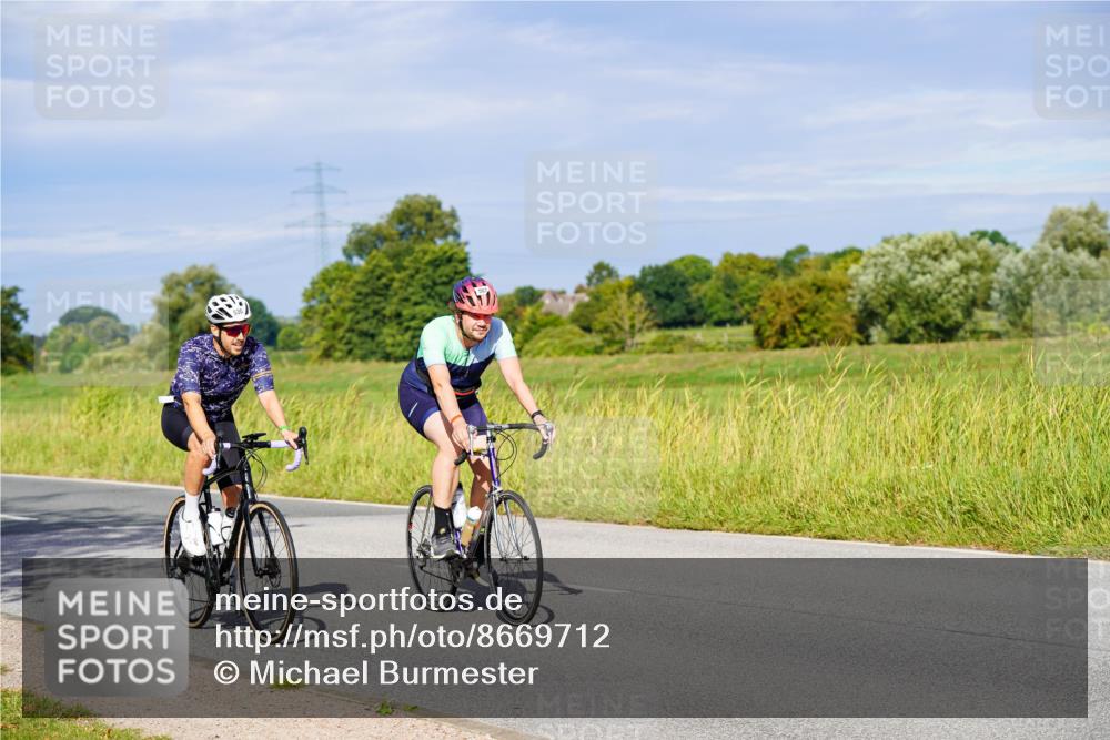 31.08.2025 - Elbe Triathlon Hamburg Michael Burmester http://msf.ph/oto/8669712 31.08.2025 09:54:46 Radfahren 521, 530, 587, 630, 874 meine-sportfotos.de