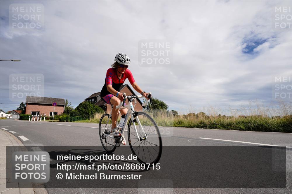 31.08.2025 - Elbe Triathlon Hamburg Michael Burmester http://msf.ph/oto/8669715 31.08.2025 14:45:17 Radfahren 135 meine-sportfotos.de