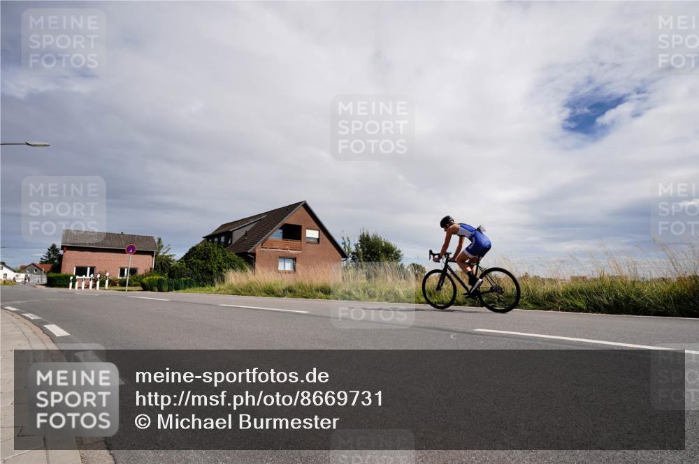 31.08.2025 - Elbe Triathlon Hamburg Michael Burmester http://msf.ph/oto/8669731 31.08.2025 14:45:54 Radfahren 137 meine-sportfotos.de