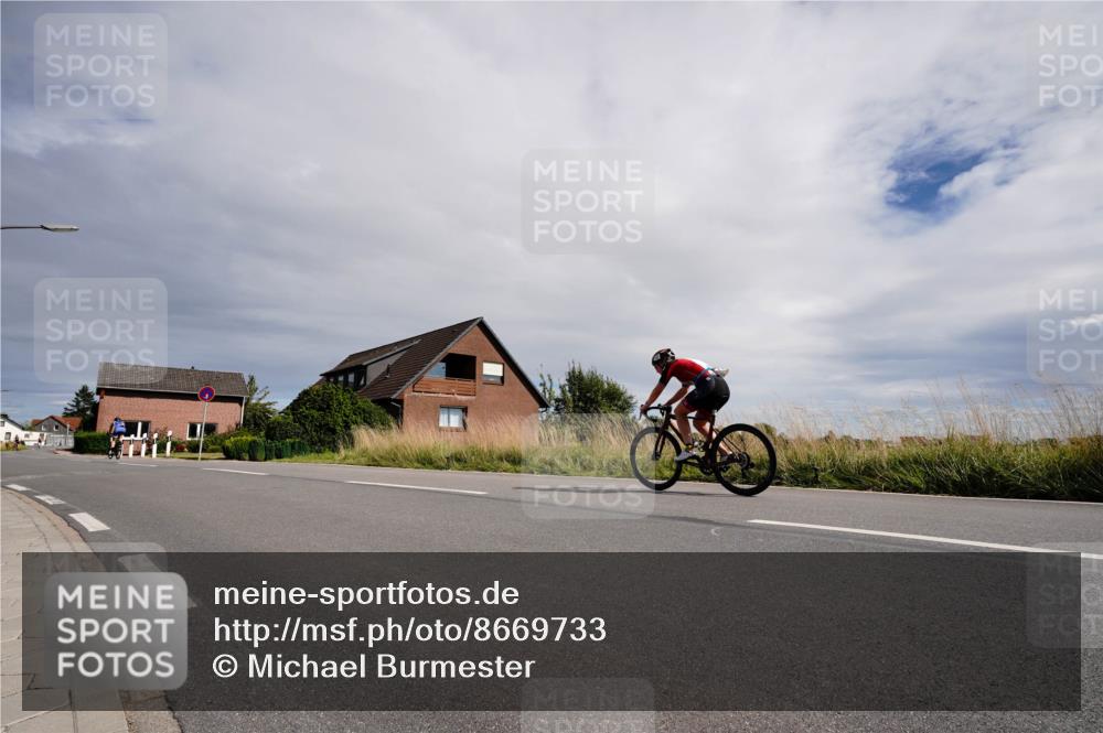 31.08.2025 - Elbe Triathlon Hamburg Michael Burmester http://msf.ph/oto/8669733 31.08.2025 14:45:57 Radfahren  meine-sportfotos.de