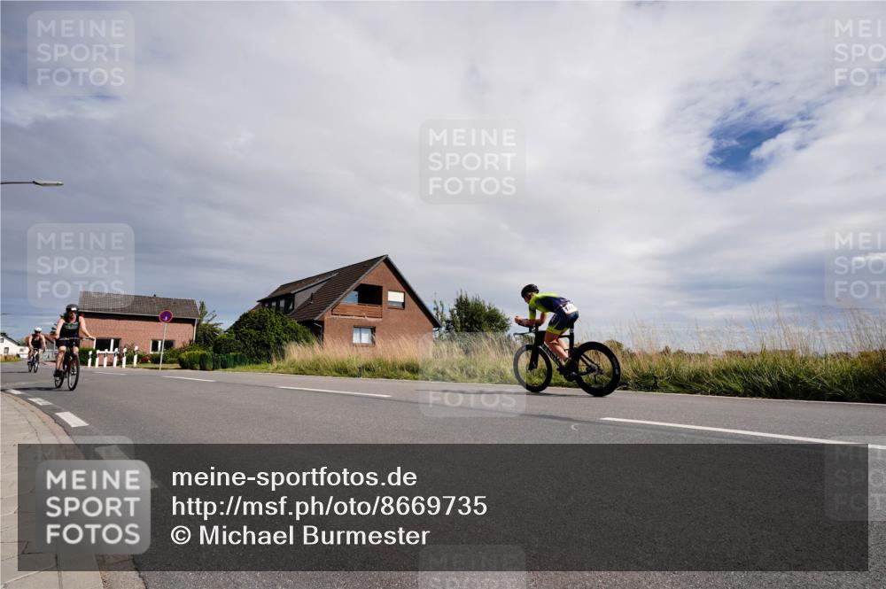 31.08.2025 - Elbe Triathlon Hamburg Michael Burmester http://msf.ph/oto/8669735 31.08.2025 14:46:07 Radfahren 143, 147 meine-sportfotos.de