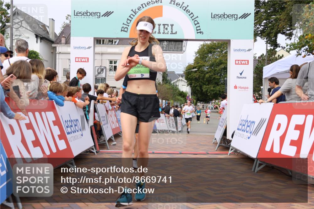 31.08.2025 - 21. Blankeneser Heldenlauf Strokosch-Dieckow http://msf.ph/oto/8669741 31.08.2025 10:54:57 Ziel 3342, 3614, 3615, 3283, 3395 meine-sportfotos.de