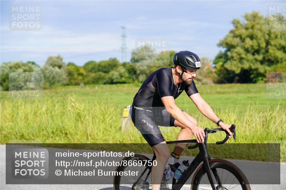 31.08.2025 - Elbe Triathlon Hamburg Michael Burmester http://msf.ph/oto/8669750 31.08.2025 09:54:58 Radfahren 402, 404, 497, 616, 625, 652 meine-sportfotos.de