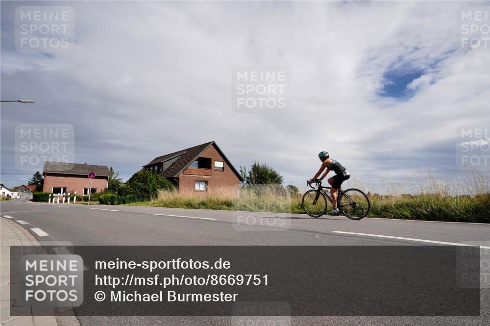 31.08.2025 - Elbe Triathlon Hamburg Michael Burmester http://msf.ph/oto/8669751 31.08.2025 14:46:50 Radfahren  meine-sportfotos.de