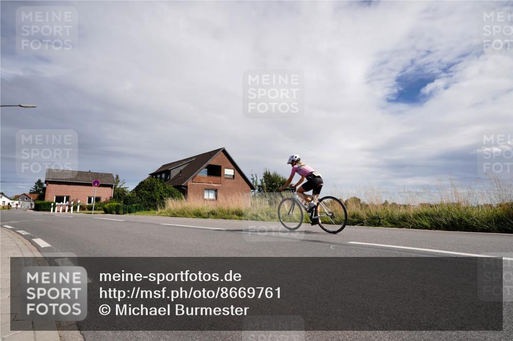 31.08.2025 - Elbe Triathlon Hamburg Michael Burmester http://msf.ph/oto/8669761 31.08.2025 14:47:16 Radfahren  meine-sportfotos.de