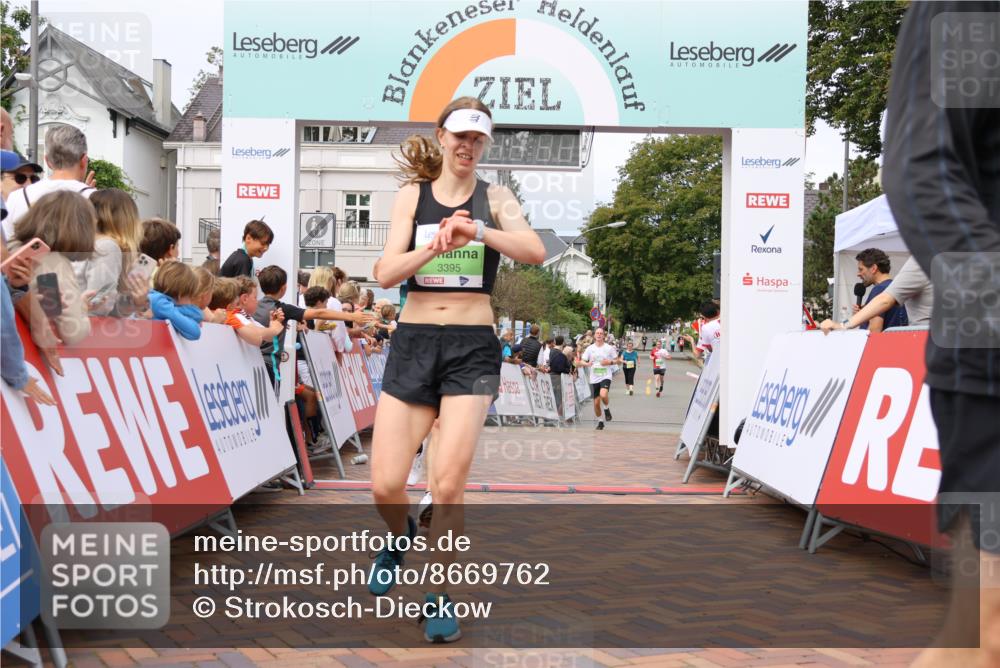 31.08.2025 - 21. Blankeneser Heldenlauf Strokosch-Dieckow http://msf.ph/oto/8669762 31.08.2025 10:54:56 Ziel 3342, 3614, 3615, 3283, 3395 meine-sportfotos.de