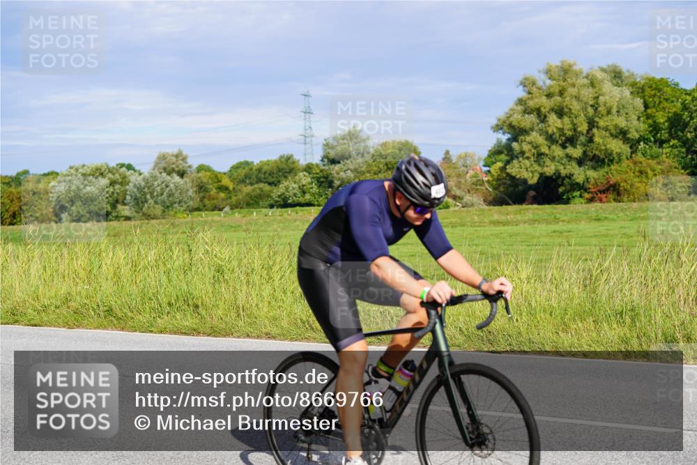 31.08.2025 - Elbe Triathlon Hamburg Michael Burmester http://msf.ph/oto/8669766 31.08.2025 09:55:02 Radfahren 402, 404, 459, 625 meine-sportfotos.de