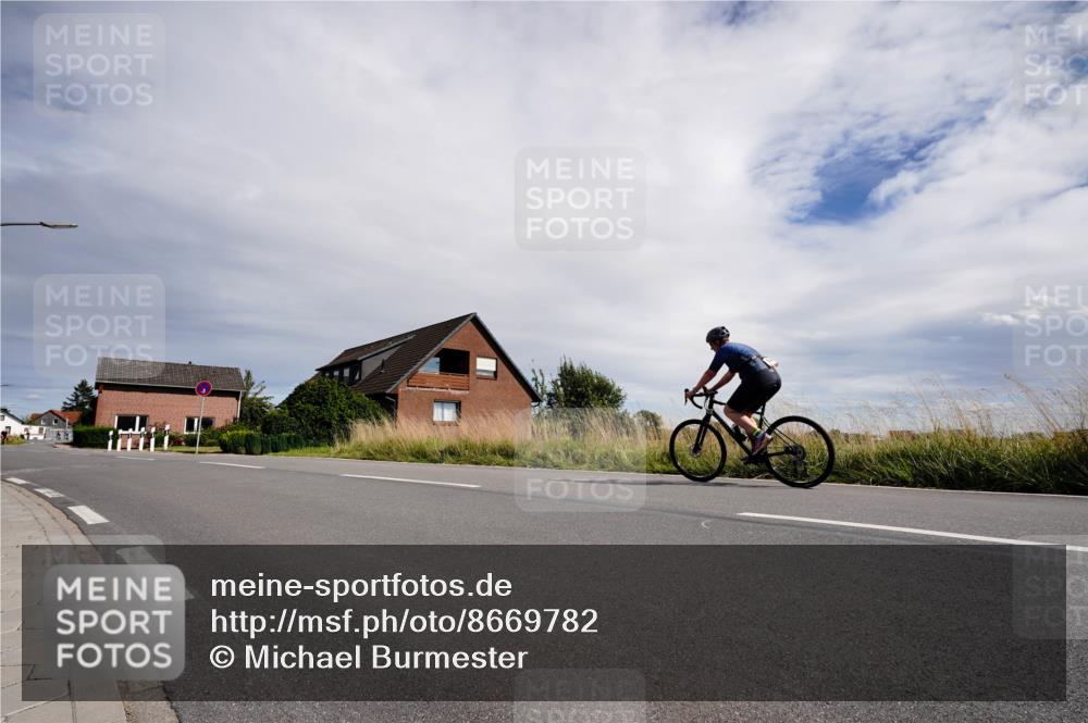 31.08.2025 - Elbe Triathlon Hamburg Michael Burmester http://msf.ph/oto/8669782 31.08.2025 14:48:11 Radfahren  meine-sportfotos.de