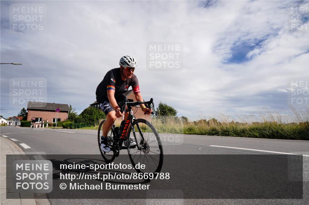 31.08.2025 - Elbe Triathlon Hamburg Michael Burmester http://msf.ph/oto/8669788 31.08.2025 14:48:19 Radfahren 141 meine-sportfotos.de
