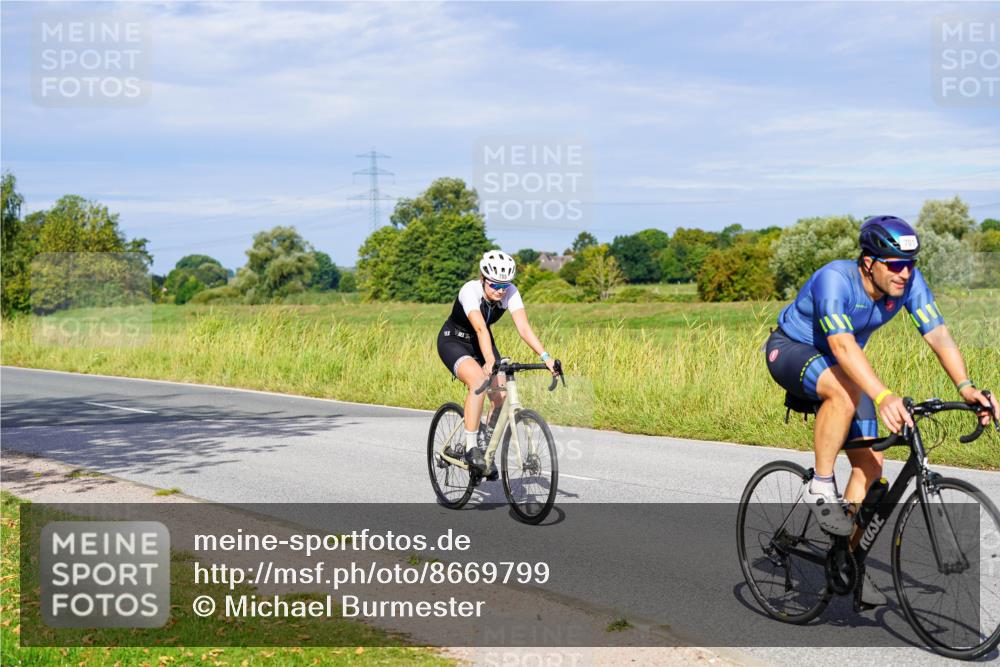 31.08.2025 - Elbe Triathlon Hamburg Michael Burmester http://msf.ph/oto/8669799 31.08.2025 09:55:21 Radfahren 418, 444, 701, 785 meine-sportfotos.de