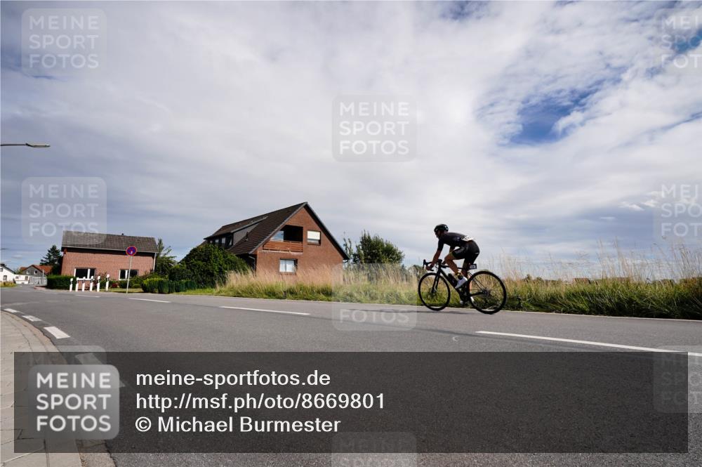 31.08.2025 - Elbe Triathlon Hamburg Michael Burmester http://msf.ph/oto/8669801 31.08.2025 14:48:41 Radfahren  meine-sportfotos.de