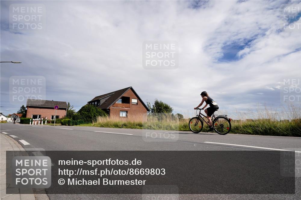 31.08.2025 - Elbe Triathlon Hamburg Michael Burmester http://msf.ph/oto/8669803 31.08.2025 14:48:46 Radfahren  meine-sportfotos.de