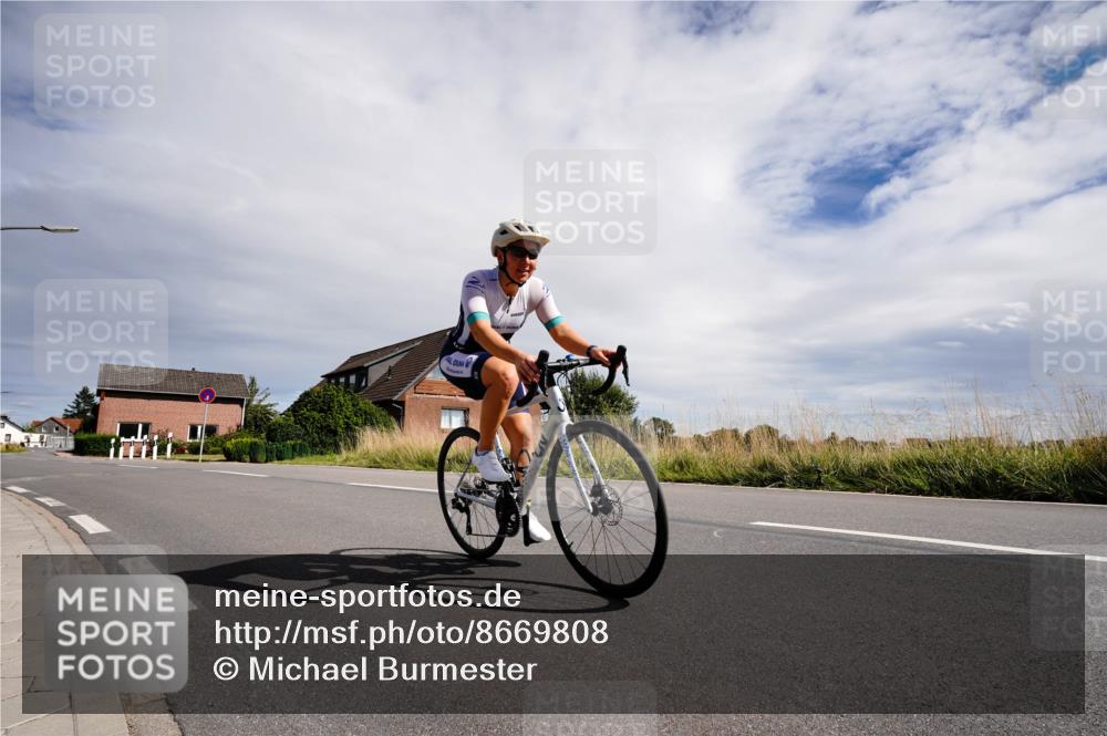 31.08.2025 - Elbe Triathlon Hamburg Michael Burmester http://msf.ph/oto/8669808 31.08.2025 14:49:04 Radfahren 136 meine-sportfotos.de