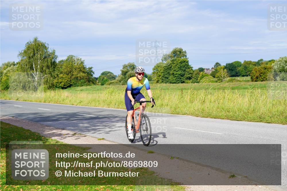 31.08.2025 - Elbe Triathlon Hamburg Michael Burmester http://msf.ph/oto/8669809 31.08.2025 09:55:25 Radfahren 418, 451, 701, 785 meine-sportfotos.de