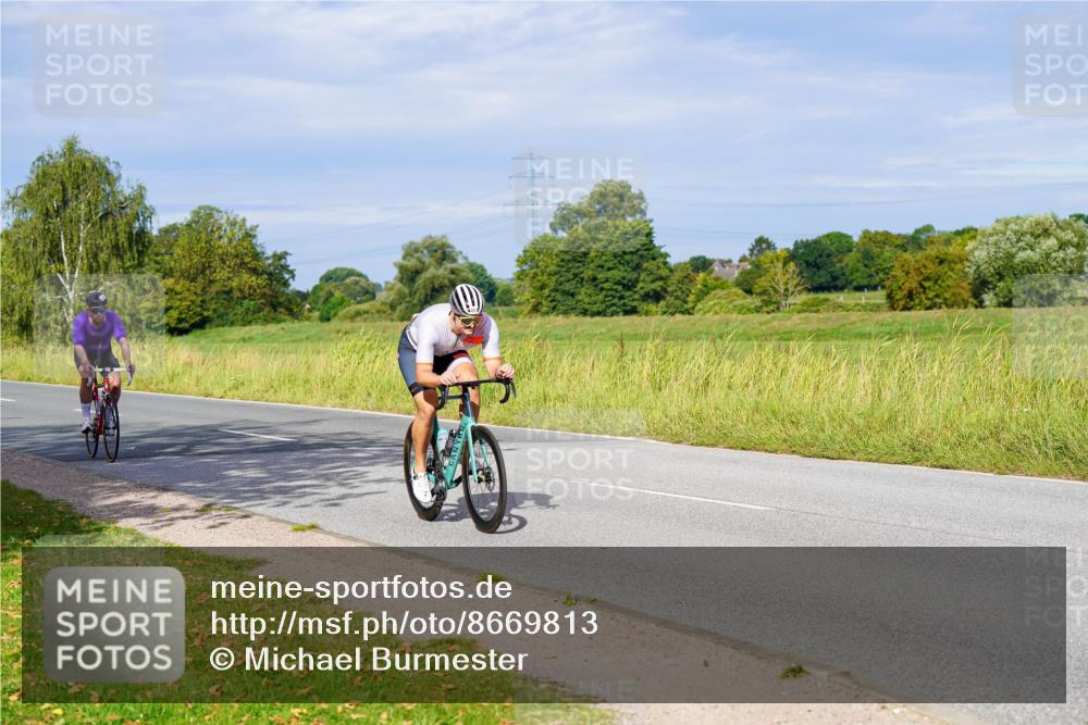 31.08.2025 - Elbe Triathlon Hamburg Michael Burmester http://msf.ph/oto/8669813 31.08.2025 09:55:30 Radfahren 371, 451, 511, 576, 627, 797 meine-sportfotos.de