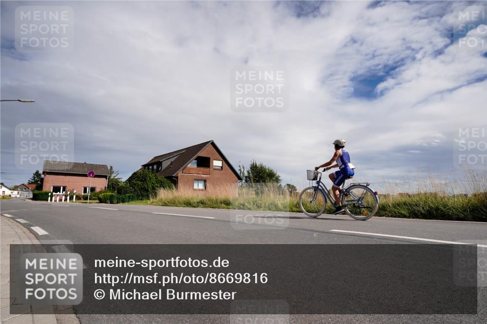 31.08.2025 - Elbe Triathlon Hamburg Michael Burmester http://msf.ph/oto/8669816 31.08.2025 14:49:31 Radfahren 145 meine-sportfotos.de