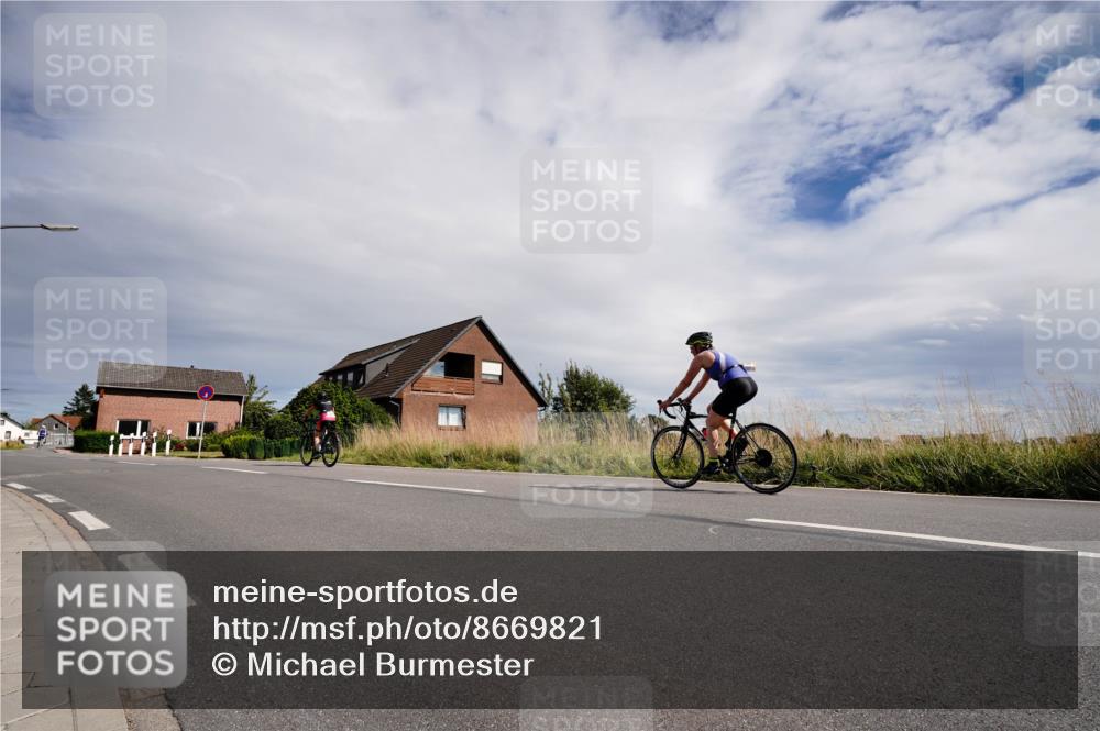 31.08.2025 - Elbe Triathlon Hamburg Michael Burmester http://msf.ph/oto/8669821 31.08.2025 14:49:40 Radfahren  meine-sportfotos.de