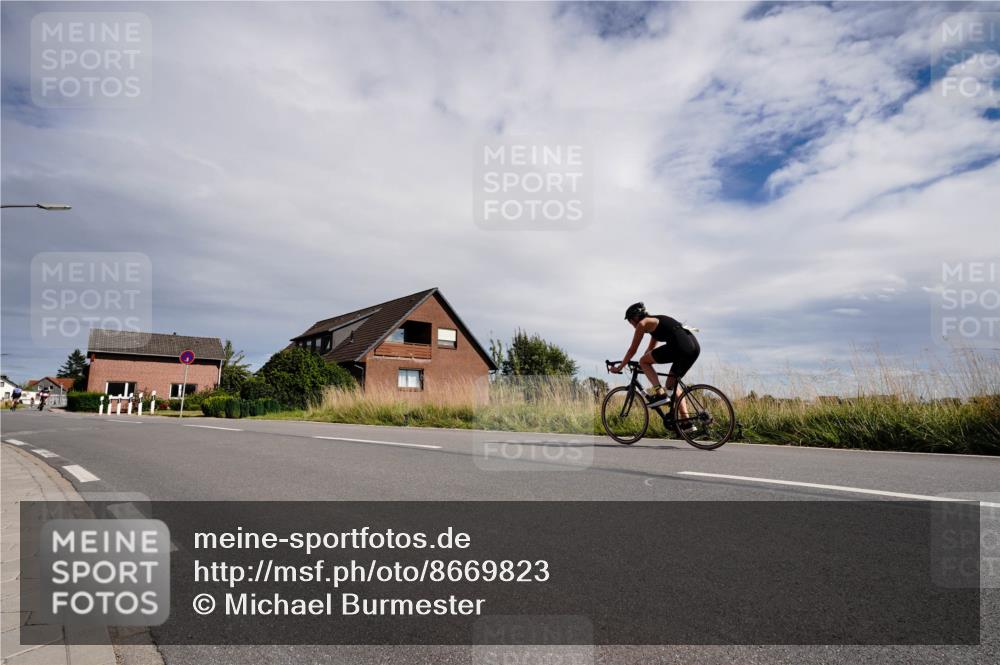 31.08.2025 - Elbe Triathlon Hamburg Michael Burmester http://msf.ph/oto/8669823 31.08.2025 14:49:45 Radfahren  meine-sportfotos.de