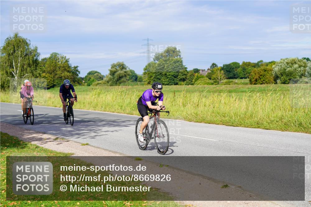 31.08.2025 - Elbe Triathlon Hamburg Michael Burmester http://msf.ph/oto/8669826 31.08.2025 09:55:35 Radfahren 371, 462, 511, 576, 627, 797 meine-sportfotos.de