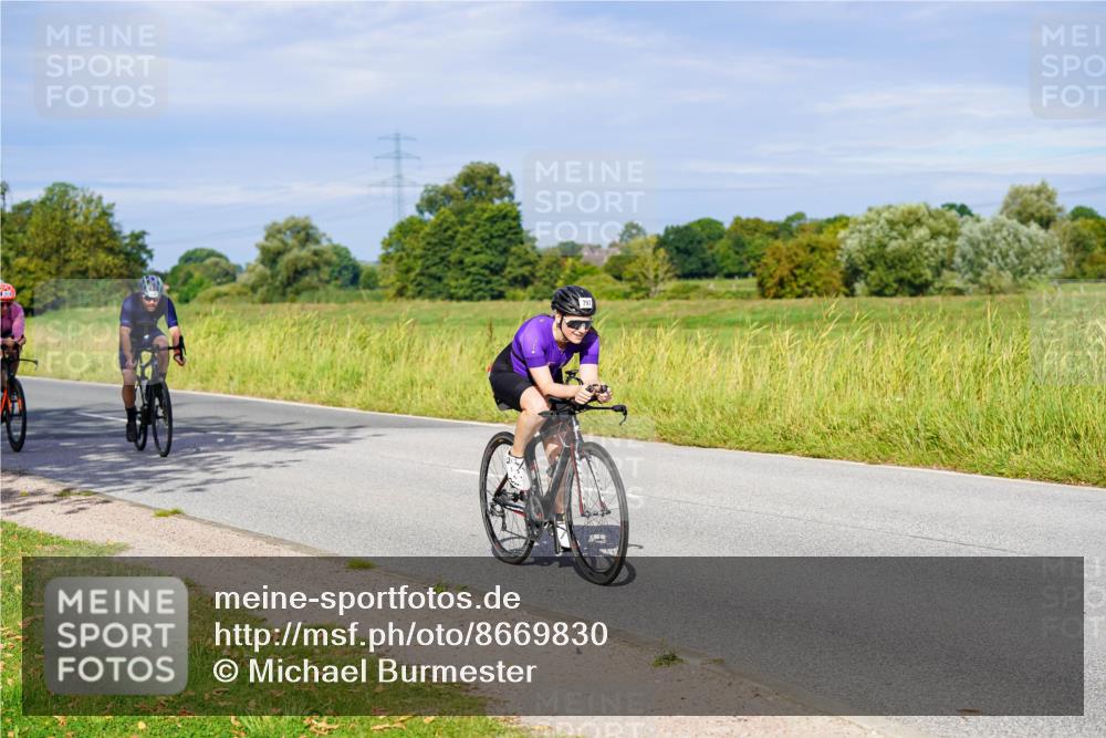 31.08.2025 - Elbe Triathlon Hamburg Michael Burmester http://msf.ph/oto/8669830 31.08.2025 09:55:35 Radfahren 371, 462, 511, 576, 627, 797 meine-sportfotos.de