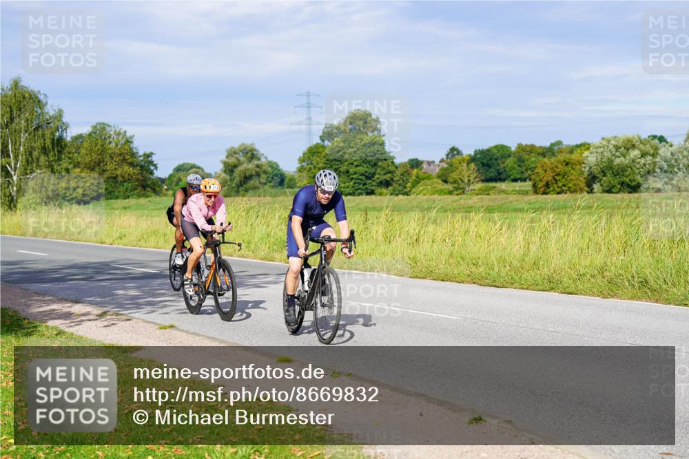 31.08.2025 - Elbe Triathlon Hamburg Michael Burmester http://msf.ph/oto/8669832 31.08.2025 09:55:36 Radfahren 371, 462, 511, 576, 627, 797 meine-sportfotos.de