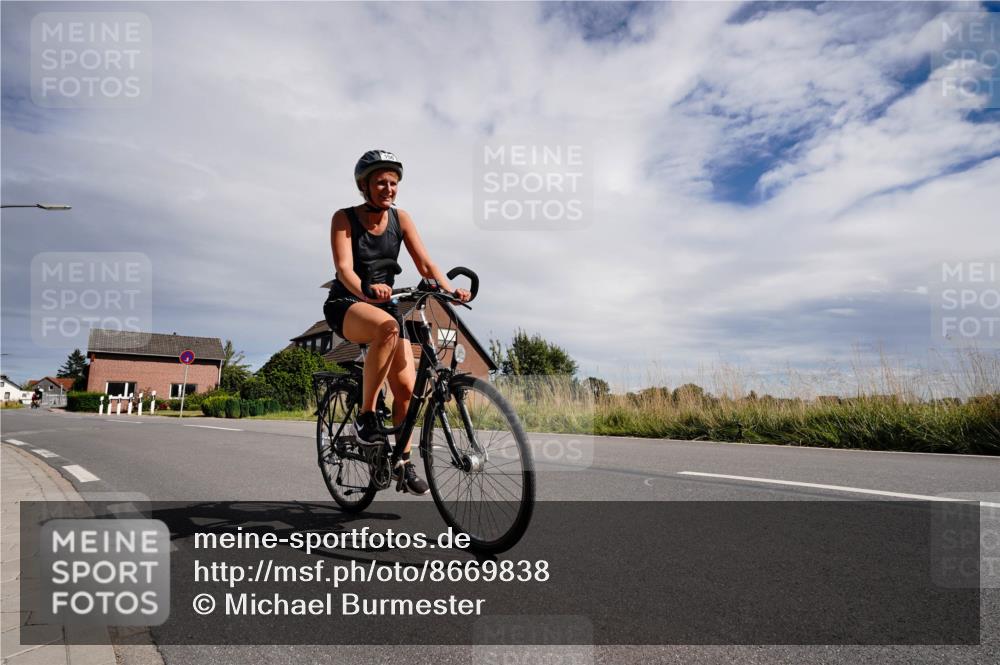 31.08.2025 - Elbe Triathlon Hamburg Michael Burmester http://msf.ph/oto/8669838 31.08.2025 14:50:09 Radfahren 134, 156 meine-sportfotos.de
