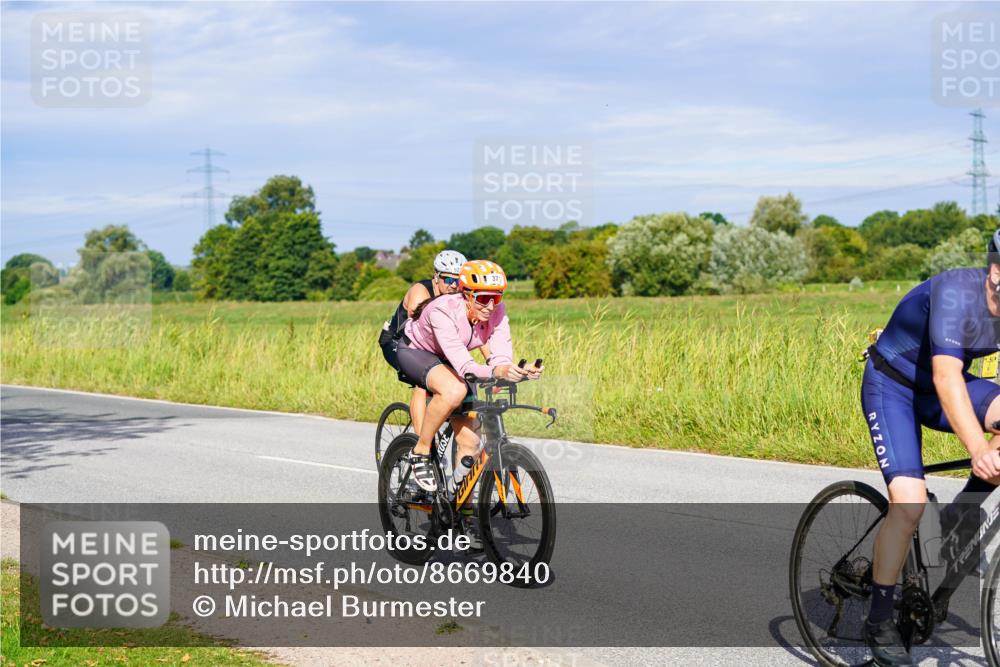 31.08.2025 - Elbe Triathlon Hamburg Michael Burmester http://msf.ph/oto/8669840 31.08.2025 09:55:36 Radfahren 371, 462, 511, 576, 627, 797 meine-sportfotos.de