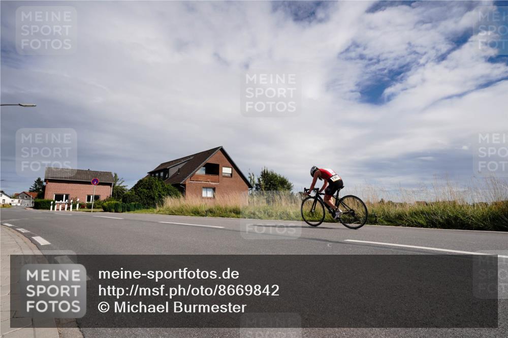 31.08.2025 - Elbe Triathlon Hamburg Michael Burmester http://msf.ph/oto/8669842 31.08.2025 14:50:18 Radfahren  meine-sportfotos.de