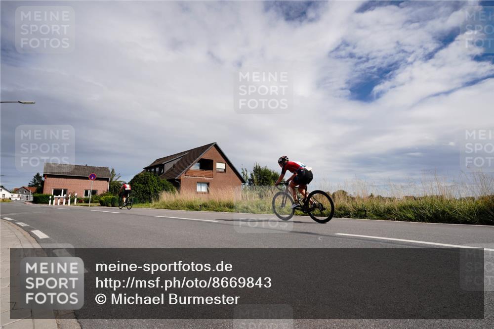 31.08.2025 - Elbe Triathlon Hamburg Michael Burmester http://msf.ph/oto/8669843 31.08.2025 14:50:20 Radfahren  meine-sportfotos.de