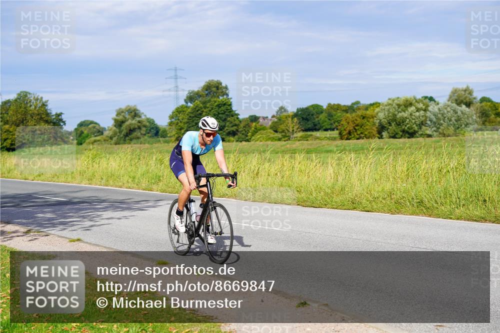 31.08.2025 - Elbe Triathlon Hamburg Michael Burmester http://msf.ph/oto/8669847 31.08.2025 09:55:38 Radfahren 371, 462, 576, 627, 797 meine-sportfotos.de