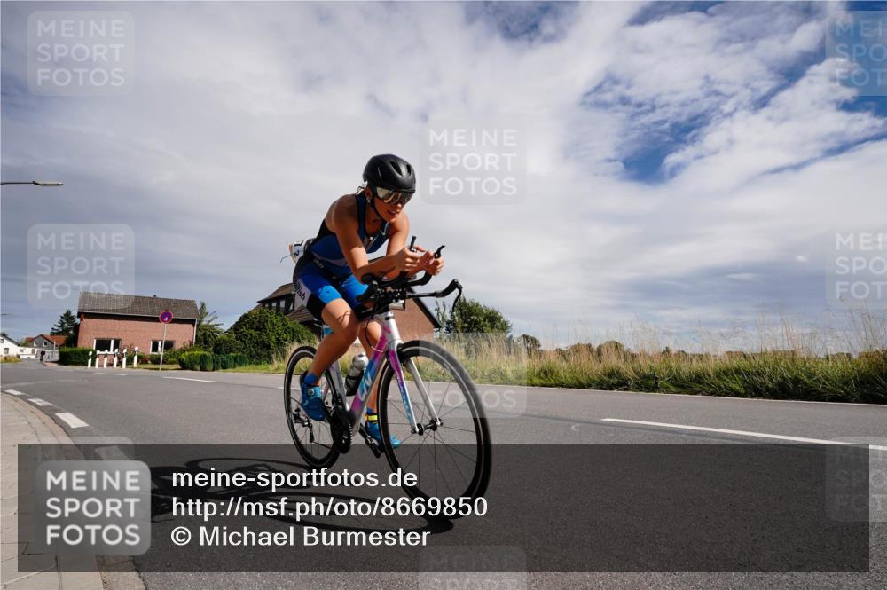 31.08.2025 - Elbe Triathlon Hamburg Michael Burmester http://msf.ph/oto/8669850 31.08.2025 14:50:36 Radfahren  meine-sportfotos.de