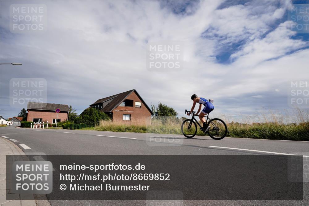 31.08.2025 - Elbe Triathlon Hamburg Michael Burmester http://msf.ph/oto/8669852 31.08.2025 14:50:46 Radfahren  meine-sportfotos.de