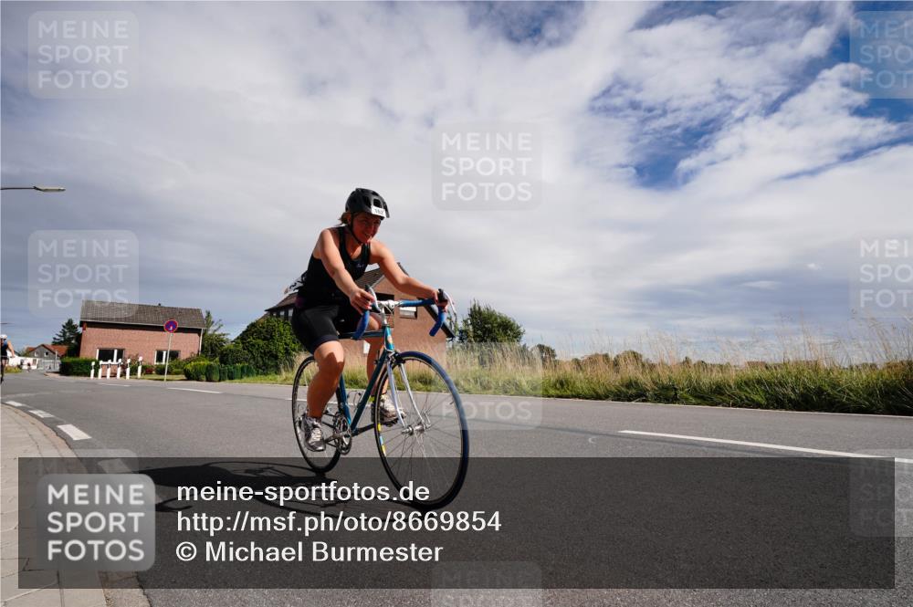 31.08.2025 - Elbe Triathlon Hamburg Michael Burmester http://msf.ph/oto/8669854 31.08.2025 14:50:56 Radfahren 162, 163 meine-sportfotos.de