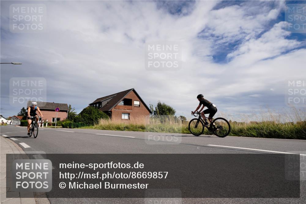 31.08.2025 - Elbe Triathlon Hamburg Michael Burmester http://msf.ph/oto/8669857 31.08.2025 14:50:57 Radfahren 162, 163 meine-sportfotos.de