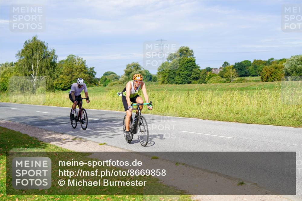 31.08.2025 - Elbe Triathlon Hamburg Michael Burmester http://msf.ph/oto/8669858 31.08.2025 09:55:49 Radfahren 473, 558, 631, 745, 910 meine-sportfotos.de