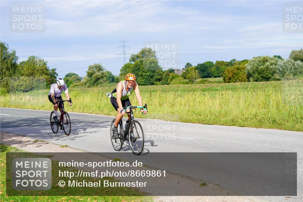 31.08.2025 - Elbe Triathlon Hamburg Michael Burmester http://msf.ph/oto/8669861 31.08.2025 09:55:49 Radfahren 473, 558, 631, 745, 910 meine-sportfotos.de