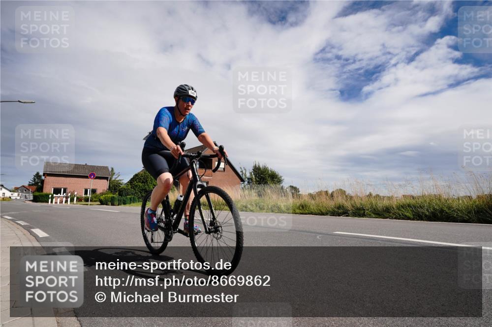 31.08.2025 - Elbe Triathlon Hamburg Michael Burmester http://msf.ph/oto/8669862 31.08.2025 14:51:12 Radfahren 149 meine-sportfotos.de