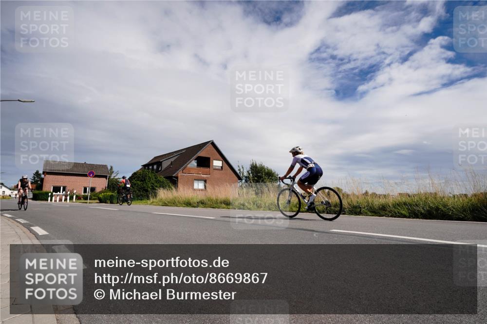 31.08.2025 - Elbe Triathlon Hamburg Michael Burmester http://msf.ph/oto/8669867 31.08.2025 14:51:19 Radfahren 146 meine-sportfotos.de