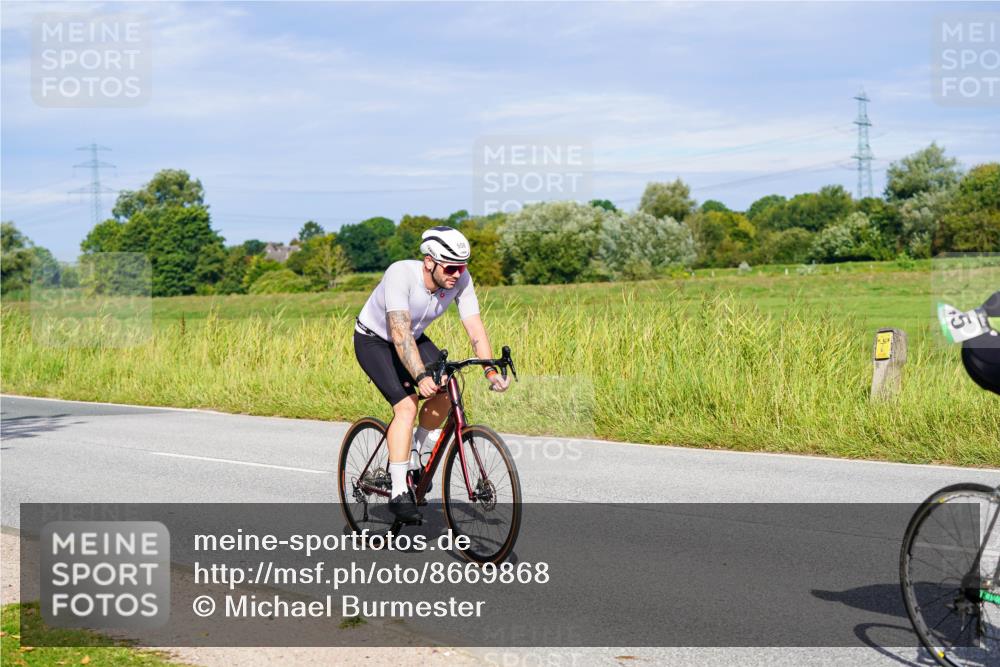 31.08.2025 - Elbe Triathlon Hamburg Michael Burmester http://msf.ph/oto/8669868 31.08.2025 09:55:50 Radfahren 289, 558, 631, 745, 910 meine-sportfotos.de