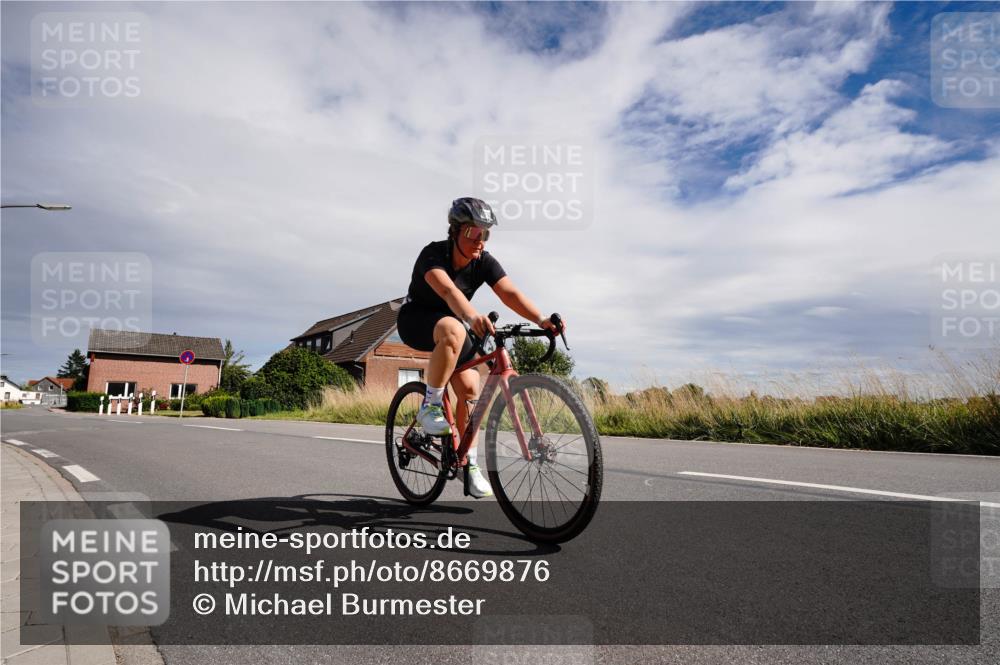 31.08.2025 - Elbe Triathlon Hamburg Michael Burmester http://msf.ph/oto/8669876 31.08.2025 14:51:44 Radfahren 157 meine-sportfotos.de
