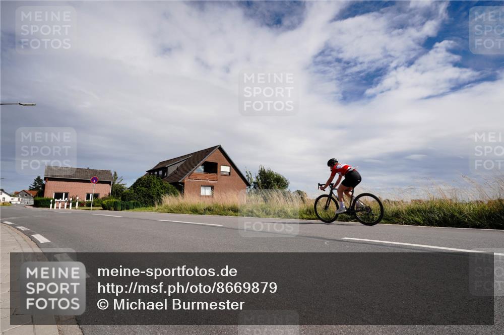 31.08.2025 - Elbe Triathlon Hamburg Michael Burmester http://msf.ph/oto/8669879 31.08.2025 14:51:46 Radfahren 157 meine-sportfotos.de